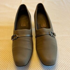 Munro Cindi- Size 10SS